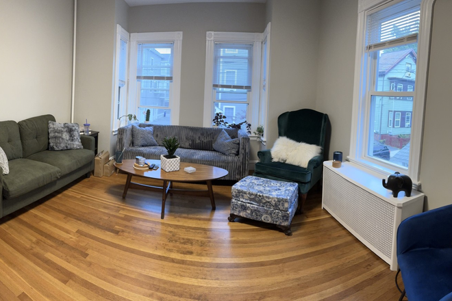 Living Room - Huge Room with Two Closets 8/1 or 9/1 Move In