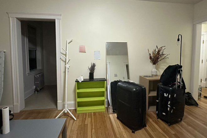 Living room - Pleasant View Apartment close to Campus