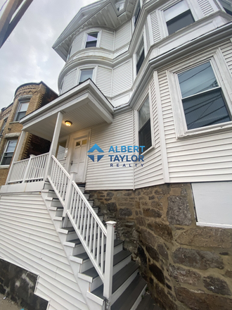 Exterior - Cheap 4 Bedroom near Green Line!!