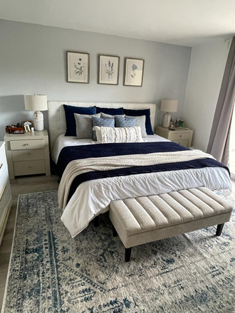 Primary- room # 1- ( not furnished) - Davie Townhome Near Campus — Perfect for University Students and Staff