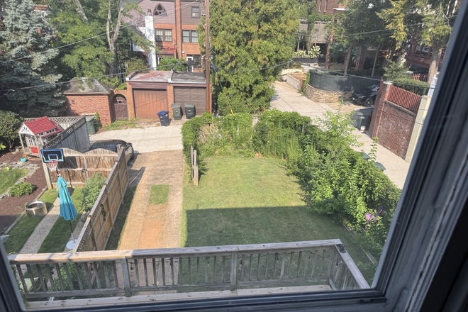 Backyard - Cathedral Heights Townhome  6 Bedroom 4.5 Baths Available August 1 2026.