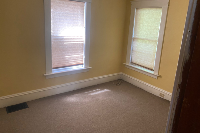 Bedroom 1 - Centrally located 3 bed - Apartments