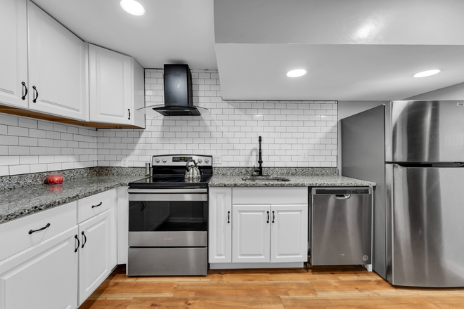 Kitchen - All utilities included! Hopkin's Hideaway 1- close to Fells Point & Inner Harbor Rental