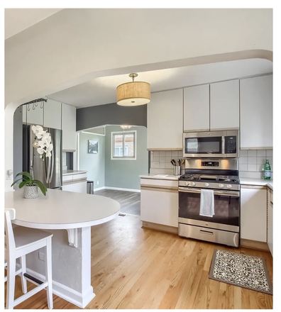 Kitchen - Cozy 2-br 1-bath house in Mayfair, large yard