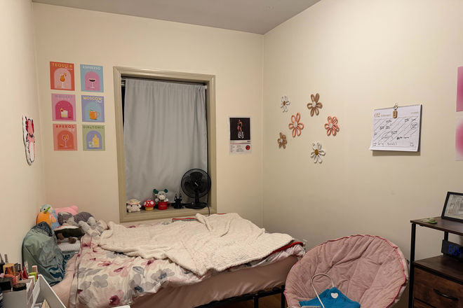 bedroom - 1021 Tremont Street - Close to NEU / ISEC / EXP