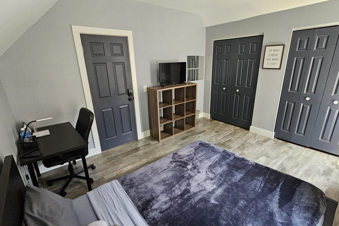 Bedroom - Private Fully Furnished Room with All Amenities & Services Included Townhome