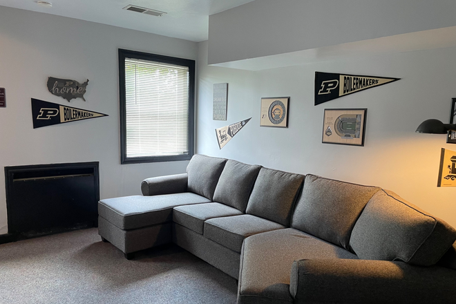 Study Area - On-Campus - 501 Russell St. Food Service included - 18 Meals: $1000/month ($5000.00 Val
