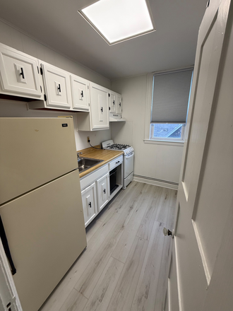 Kitchen - 32-Wiggins St Apt 3W Princeton - 1BR