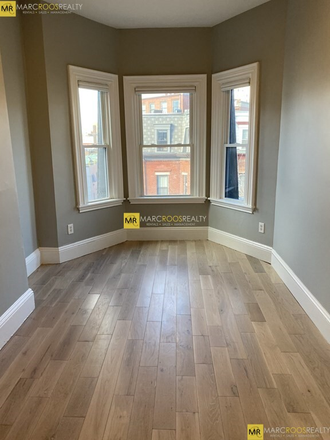 Living Space - Wigglesworth 4 Bed Mission Hill Apartments