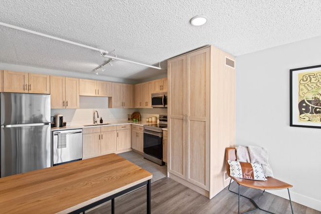 Kitchen - Mountainaire Apartments