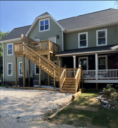 Separate side entrance to the second and third floor apartments - 2-bed, 2-bath close to JHU, Loyola and Notre Dame Apartments