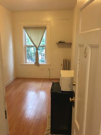 Room - Private Room w/ shared bath on St Stephen St Apartments