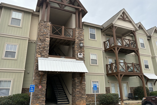 Exterior View - The Flats at The Pier  - 1613 Muscovy Way - CAT Bus Route for Clemson University