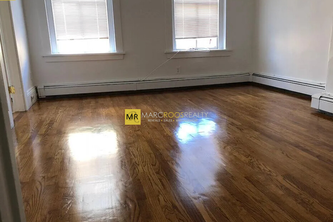 Call NOW for showings! 617-236-8550 - CUNARD ST - LRG 3BR/1BA IN SOUTH END NEAR RUGGLES MBTA W/ WIFI INC, LNDRY IN BLDNG AVAIL *9/1/2025* Apartments