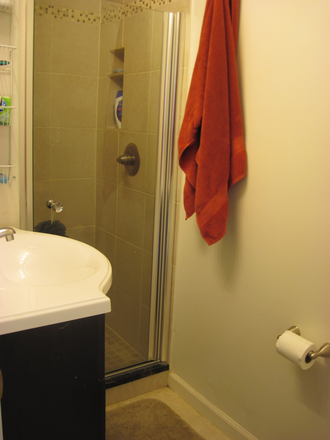 bathroom, shared with one other resident - Cozy, quiet, super affordable room, walking distance to campus Apartments