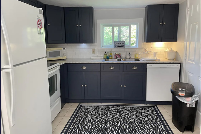 new kitchen - 2 Pilgrim Avenue Pt Judith NO FEE Apartments