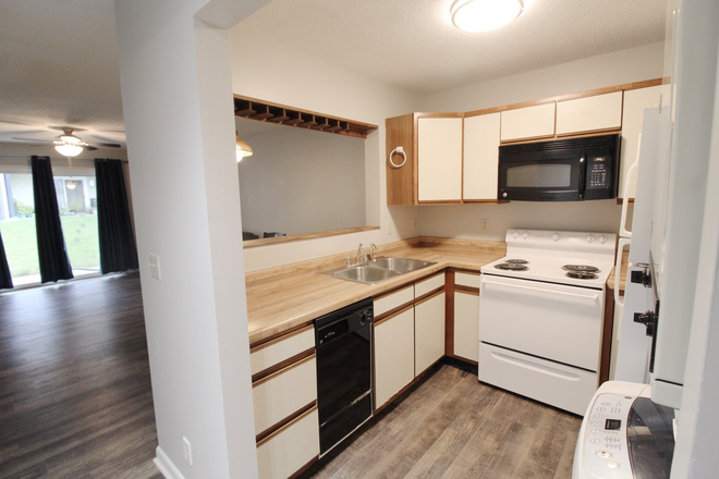 Kitchen - 2 bed - 2 bath condo- Now Pre Leasing for the 2025-2026 school year