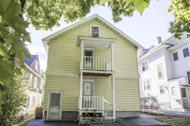 Back Porches - 737-9 Ackerman Walk to SU, ESF, Shops & Cafes. Free Bus at Corner. Quiet L/XL Rms for Serious Study Duplex