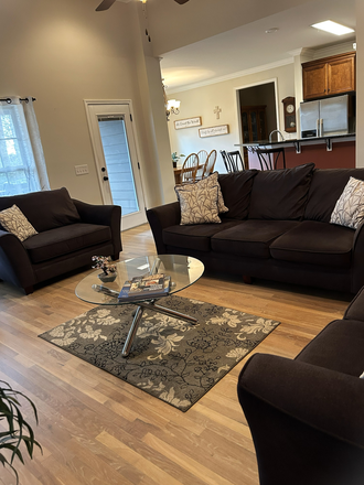 Spacious and comfortable - Fully furnished! Move In Ready! 3 bedroom 2.5 Bath Huge Bonus Room 5 miles from AU House