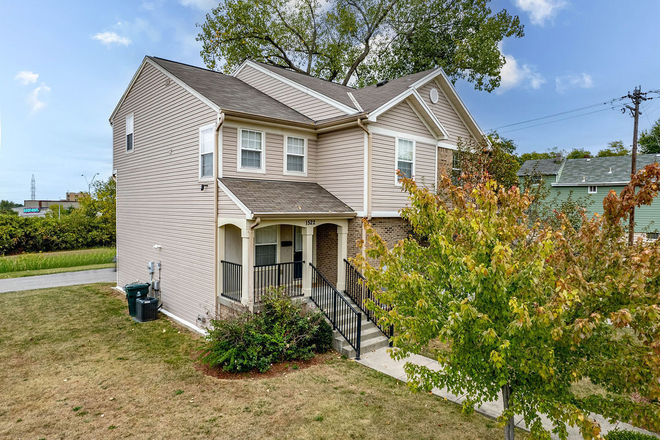 Outside Streetview - Shared Apartment at walking distance to XU and near to UC