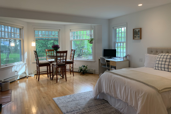 Living Room - Studio Apartment Burlington Hill Section
