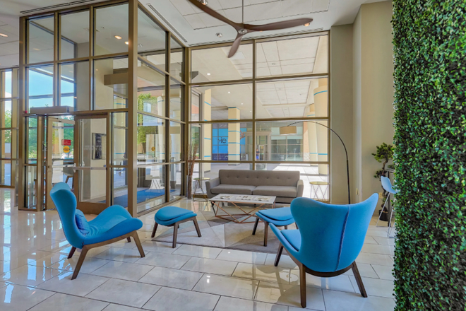 Sitting area - Vie Towers Apartments