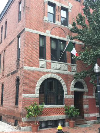 Single family brownstone with backyard - Furnished bedroom , study, private bath with kitchen privileges in single family brownstone.