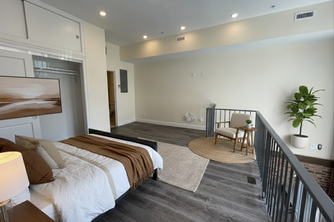 Unit - Bright Coolidge Corner Studio | Steps to Green Line | Classic Brookline Living Condo