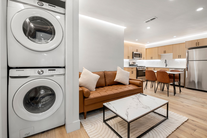 Washer/Dryer inside Unit - Single Room, Full Kitchen, Washer/Dryer in unit!