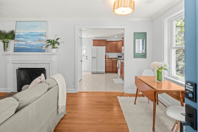 front door entrance view - Fully furnished 3b/2 ba in desirable Riverland Terrace on James Island. Quiet street, easy commute. House