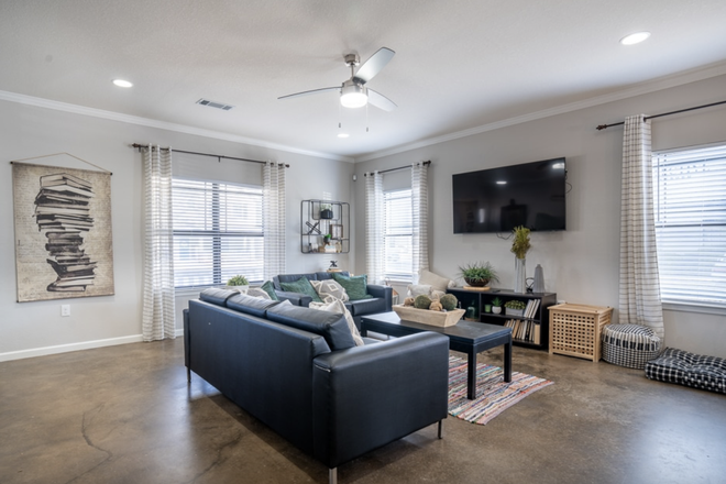 Living Room - The Collective at Auburn close to campus Apartments