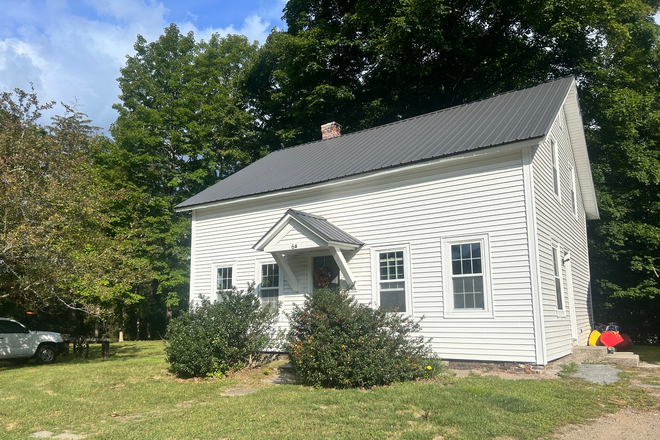 Outside View - Spacious House in Hadley