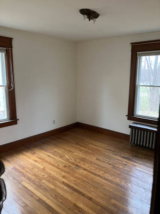 Open bedroom - Room for Rent in Northampton with Graduate Students (6 months with option to extend a year) Apartments