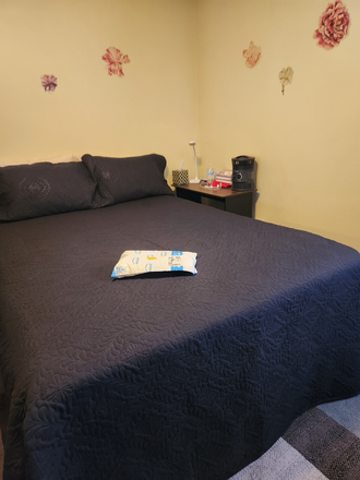 Queen size BED - BEDROOM   GREAT NEIGHBORHOOD