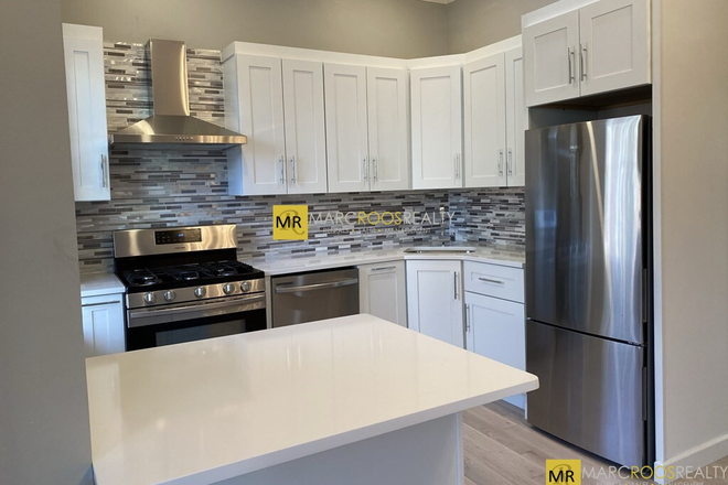 Call NOW for showings! 617-236-8600 - WIGGLESWORTH ST - TOP FLR HIGH END DUPLEX 4BR AVAIL *9/1/2026* W/ 2 BATH, W/D IN UNIT, A/C, BALCONY