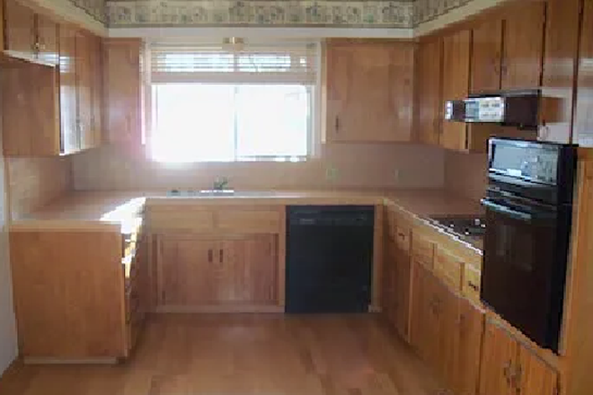 Kitchen - Bedroom for Rent  in Single Family House.  $425 per Month