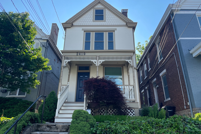 Front of home - 2 bedroom apartment, with 3rd bedroom option within walking distance to all UC has to offer!!