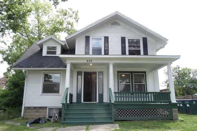 Outside View - 2 Rooms Available in 6-Person House – 444 Evergreen Ave – Walk to MSU - 3 Min walk to downtown