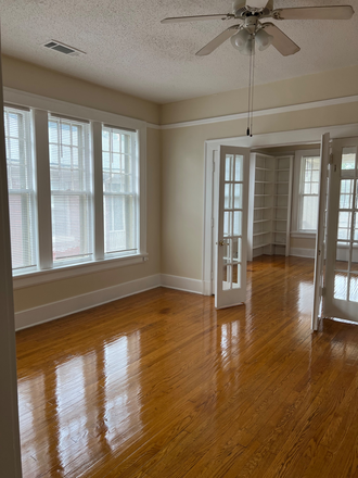 Den - 1300 sq feet 2 bedroom Close to Campus Condo