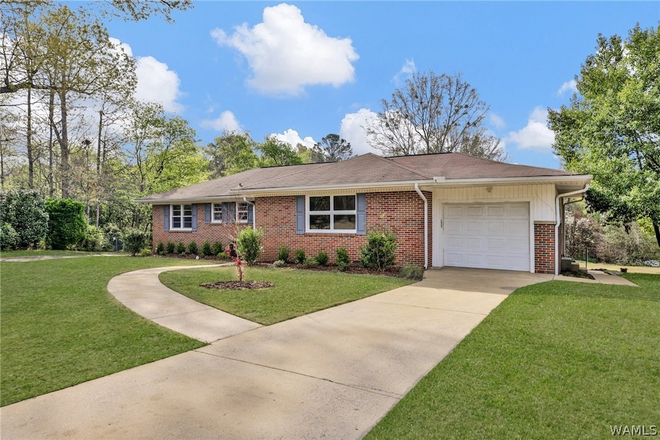 Image from the front of the property - House on University Blvd, East of Campus