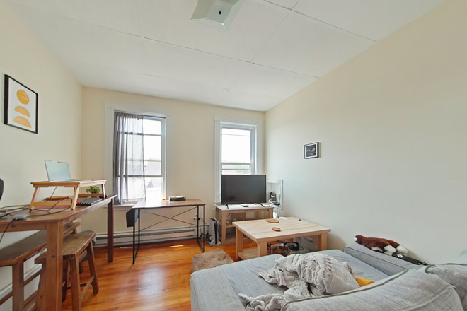 Call NOW for showings! 617-236-8550 - JEFFERSON ST - *HALF FEE* TRUE 3BR/1BA NEAR LECHMERE, KENDALL FOR *9/1/2026* W/ LNDRY ON SITE, PRKNG Apartments