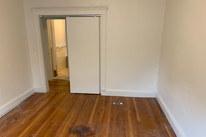 Living Space - Boylston St 2 Bed No Living Room Apartments