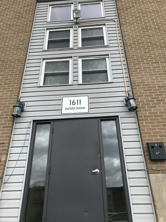 1611 Garfield  Ave. The Birch Bldg. - Silvertrees East Condos