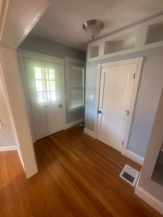 Entrance - 2BR/2BA in Cambridge - 1,014 sq ft, Porch, Yard, Parking, Storage - Available Sept 1 Condo