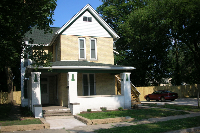 front view - 822 N Frances St, A house every one knows. Close to Campus, Walking distance from Notre Dame Campus