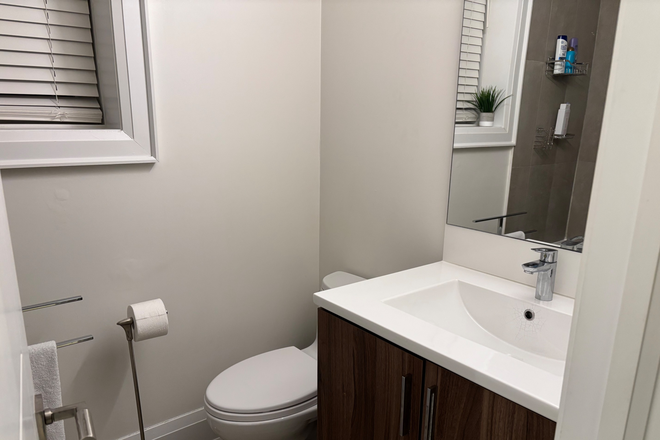 Bathroom - Cozy studio in a new house near Subway. Wi-Fi, laundry, all utilities and parking included