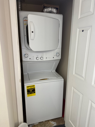 Washer dryer - Adorable house close to pearl street and campus