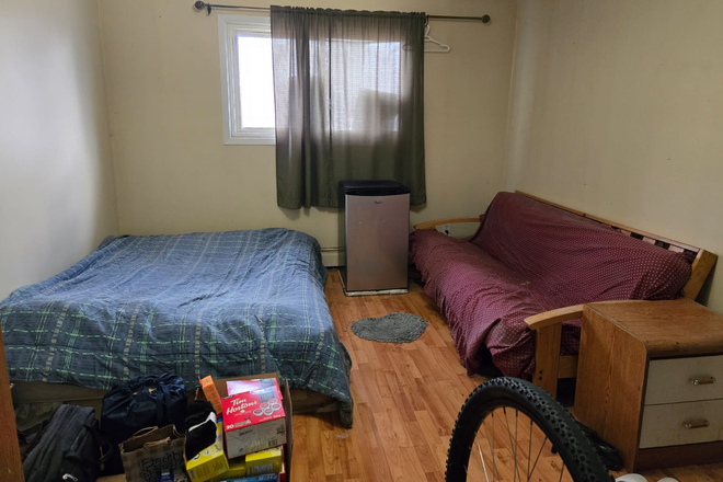 Bedroom for rent - Furnished Bedroom (all utilities incl) Conlins & Ellesmere House