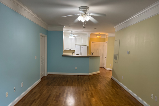 Rainbow Room-- An homage to Charleston's famed Rainbow Row - Hidden Gem: 2BR Apt at the Retreat in Riverland Woods Place