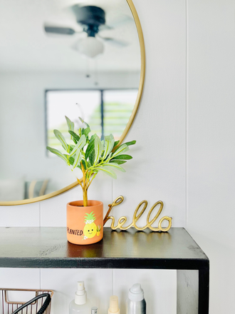 mirror - The Eden House on Waialae - Luxe off campus living!